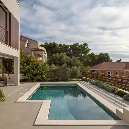 Remi By Interhome Sumartin